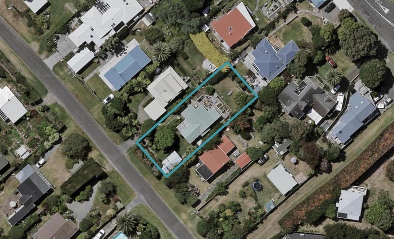 21 Hona Street, Waikanae Beach, Waikanae - Carousel 1