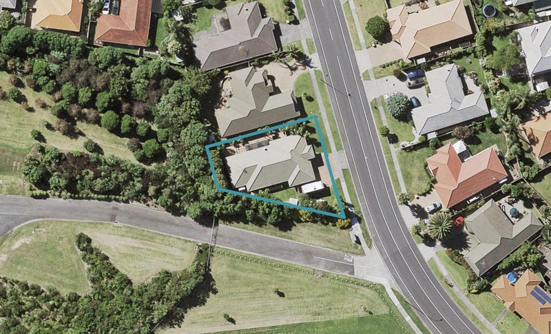 105 Golfland Drive, Golflands, Auckland - Carousel 1
