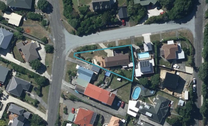 24 Richard Street, Titahi Bay, Porirua - Carousel 1
