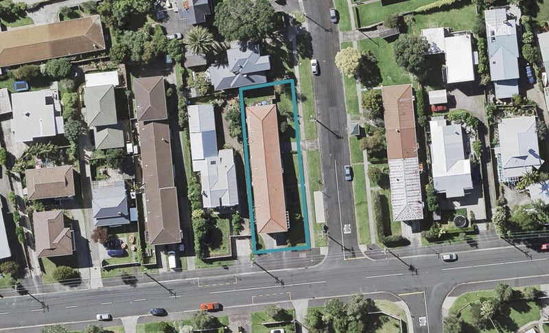 3/34 Old Lake Road, Narrow Neck, Auckland - Carousel 1