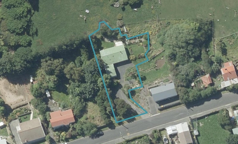 13 Matai Street, Ravensbourne, Dunedin - Carousel 1