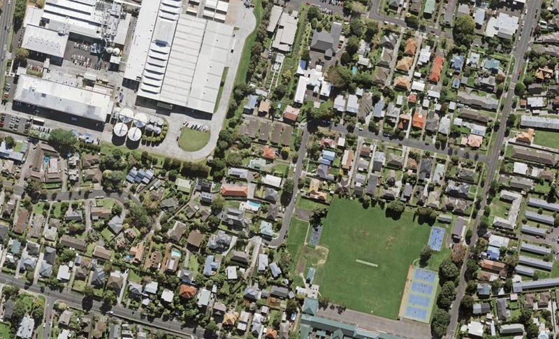 2/10 Boyd Avenue, Royal Oak, Auckland - Carousel 1