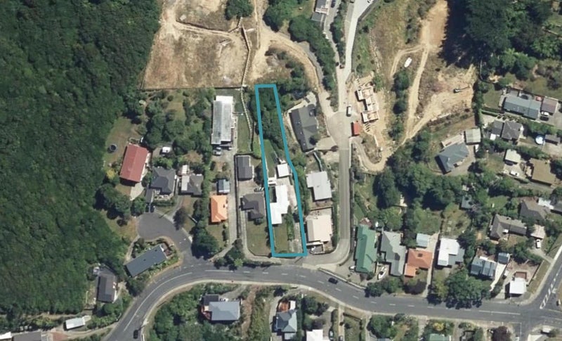 199 Miromiro Road, Normandale, Lower Hutt - Carousel 1