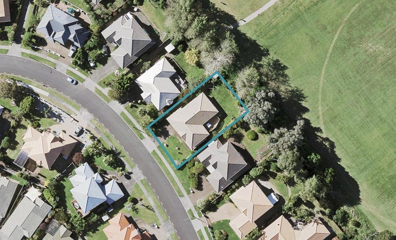 25 Rochester Crescent, Somerville, Auckland - Carousel 1
