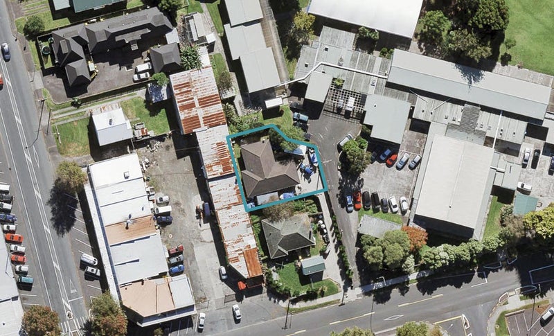 6A Harbour View Road, Te Atatu Peninsula, Auckland - Carousel 1