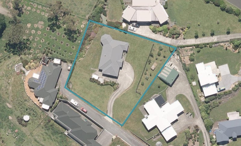 27 Cracroft Drive, Putiki, Whanganui - Carousel 1