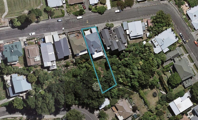18 Colenso Avenue, Hospital Hill, Napier - Carousel 1