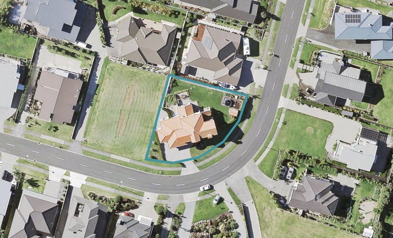 18 Liberty Crescent, Beachlands, Auckland - Carousel 1