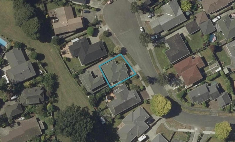 8 Caulfield Place, Awapuni, Palmerston North - Carousel 1