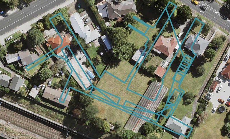 21 Isabella Lane, Henderson, Auckland - Carousel 1