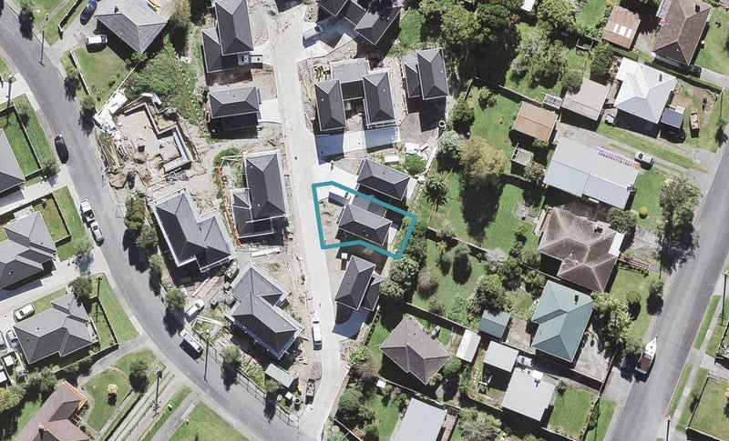 3 Manatu Lane, Kelston, Auckland - Carousel 1