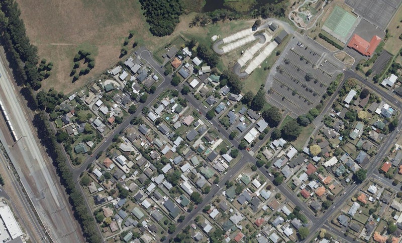 15 Walsh Street, Forest Lake, Hamilton - Carousel 1