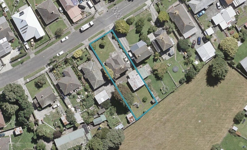 10 Peck Street, Taita, Lower Hutt - Carousel 1
