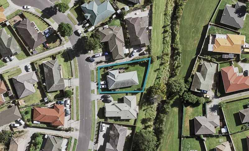 62 Castlefinn Drive, Weymouth, Auckland - Carousel 1