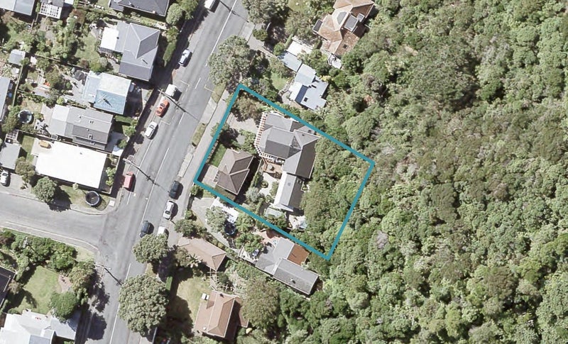 2/335 Muritai Road, Eastbourne, Lower Hutt - Carousel 1