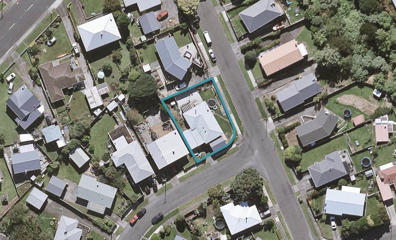 55 Rosendale Avenue, Spotswood, New Plymouth - Carousel 1