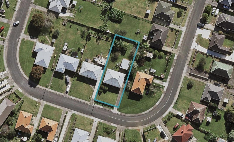 13 Firth Crescent, Otara, Auckland - Carousel 1