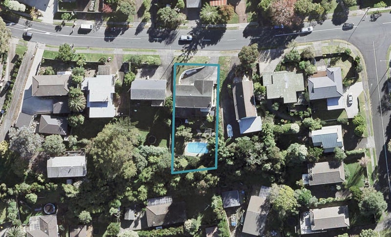212 Glamorgan Drive, Northcross, Auckland - Carousel 1