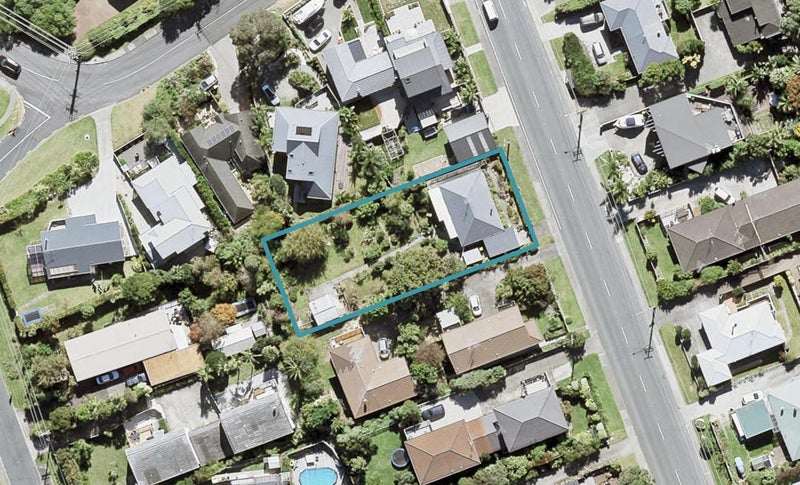 1082 Beach Road, Torbay, Auckland - Carousel 1
