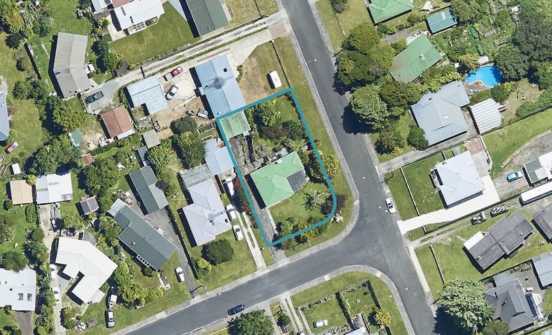 24 Darroch Street, Fairy Springs, Rotorua - Carousel 1
