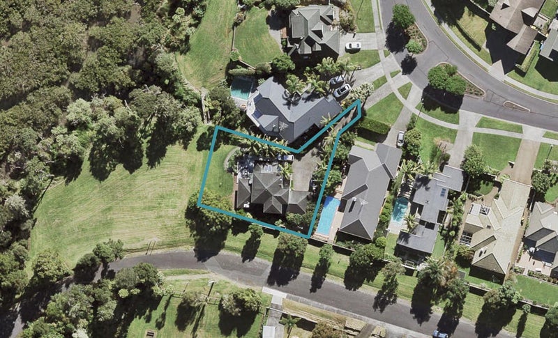 12 Landing Drive, Albany, Auckland - Carousel 1