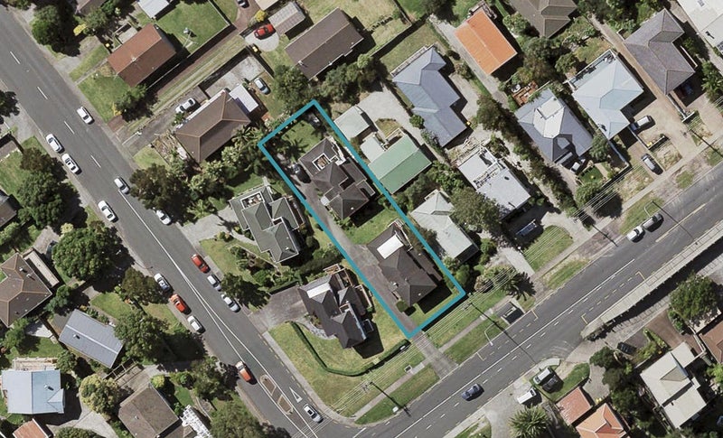 2/142 Sunset Road, Unsworth Heights, Auckland - Carousel 1