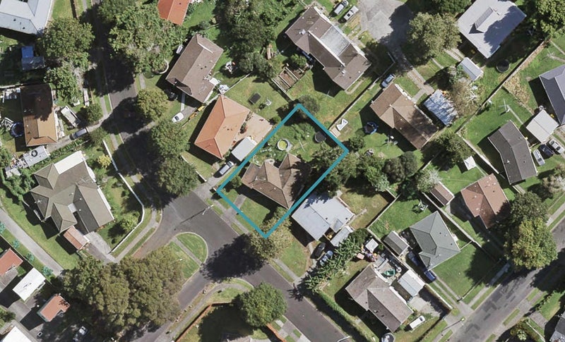 8 Rountree Place, Conifer Grove, Takanini - Carousel 1