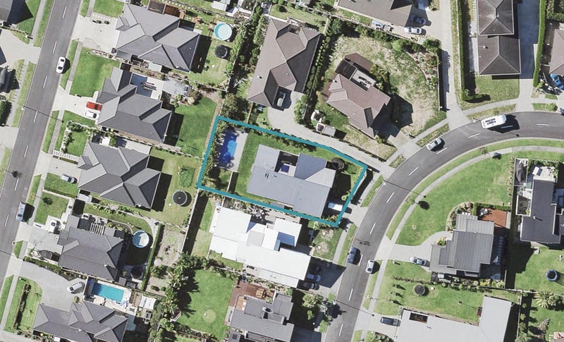 48 Columbia Crescent, Beachlands, Auckland - Carousel 1