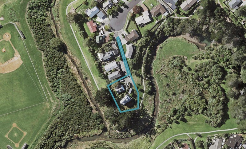 2/42 De Quincey Terrace, Highland Park, Auckland - Carousel 1