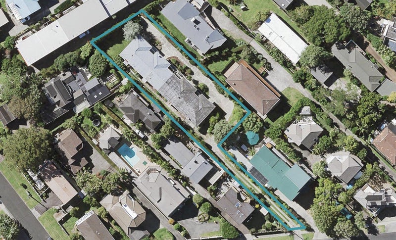 4/12 Castor Bay Road, Castor Bay, Auckland - Carousel 1