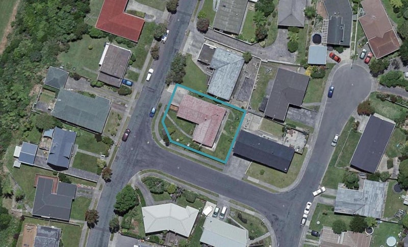 11 Lupin Terrace, Tawa, Wellington - Carousel 1