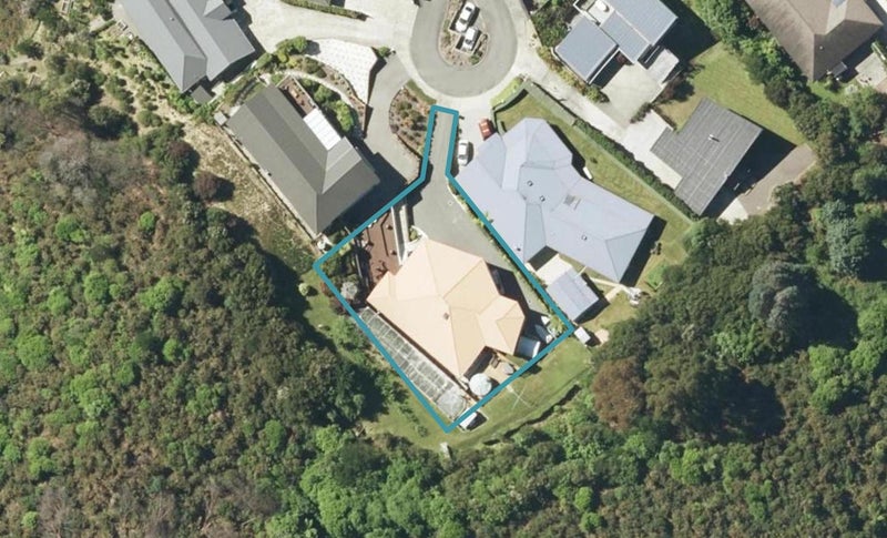 16 Moana Heights, Waikawa, Picton - Carousel 1