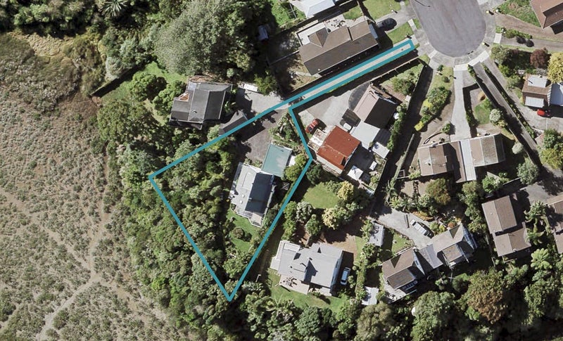 25 Curacao Place, Half Moon Bay, Auckland - Carousel 1