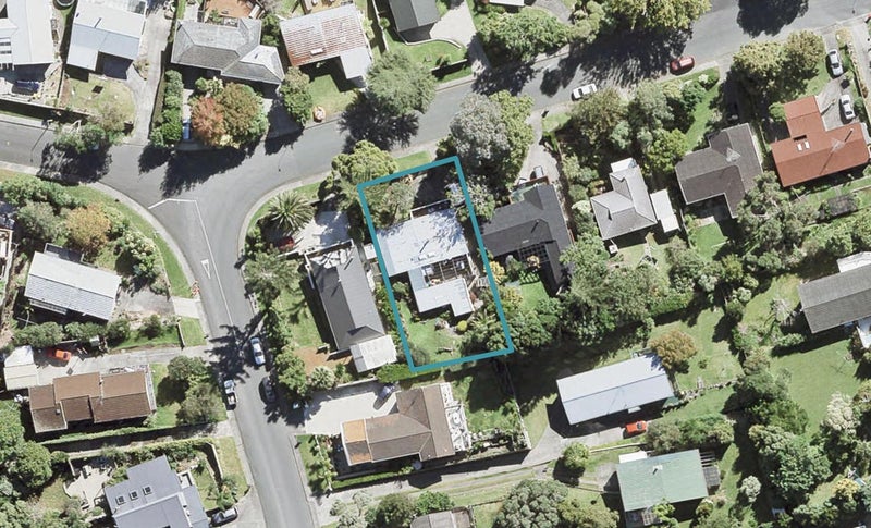 12 Nor'East Drive, Northcross, Auckland - Carousel 1