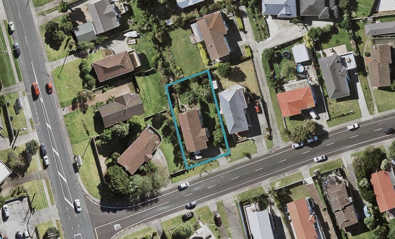 4 Trias Road, Totara Vale, Auckland - Carousel 1