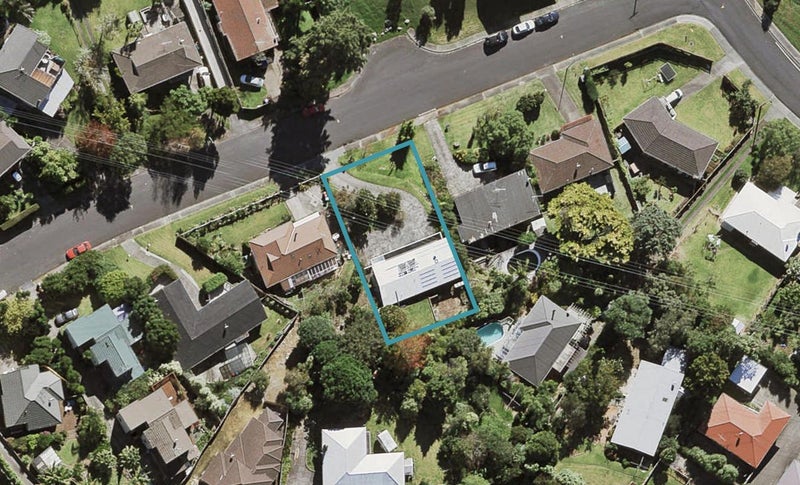 6 Stephen Lysnar Place, Hillsborough, Auckland - Carousel 1