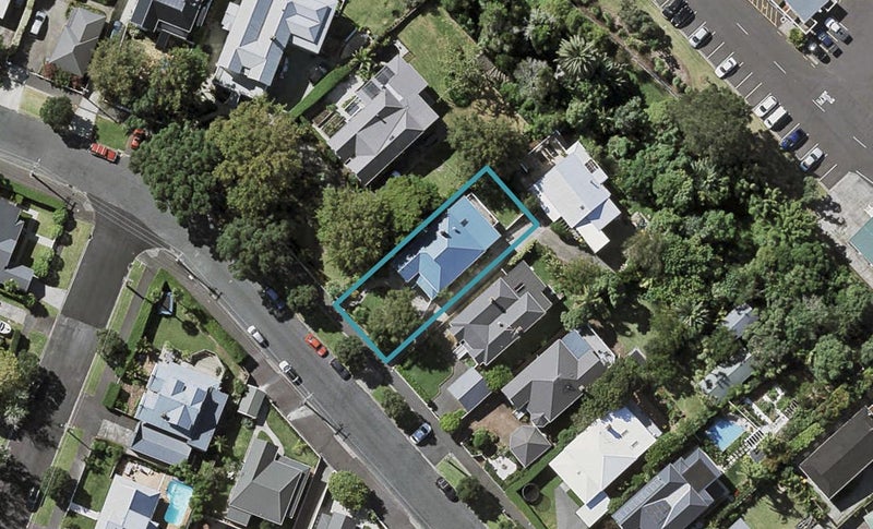 12 Waterview Road, Stanley Point, Auckland - Carousel 1