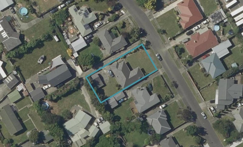 16 Richmond Avenue, Takaro, Palmerston North - Carousel 1