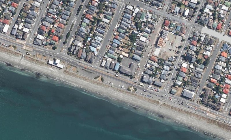 185 The Esplanade, Petone, Lower Hutt - Carousel 1