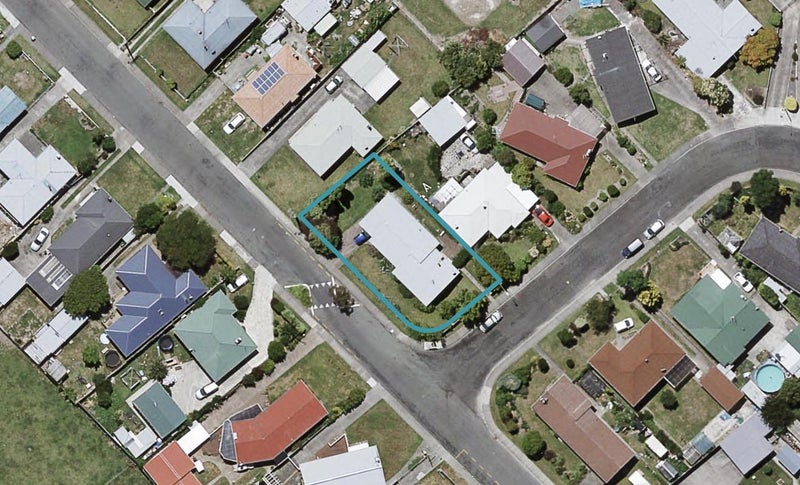 526 Lowe Street, Camberley, Hastings - Carousel 1
