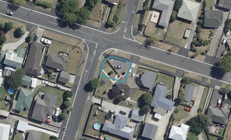 1/1 Michael Avenue, Dinsdale, Hamilton - Carousel 1