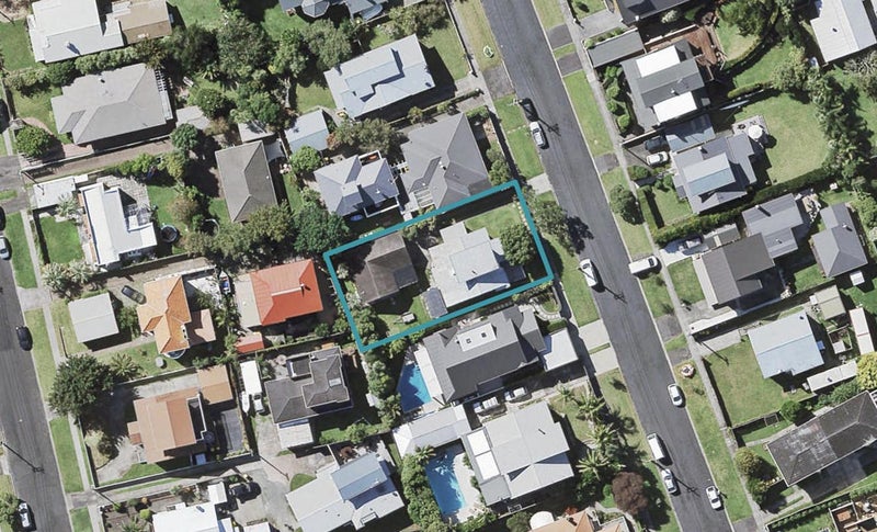 13 Hemi Street, Narrow Neck, Auckland - Carousel 1