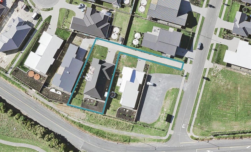 4 Kibblewhite Avenue, Beachlands, Auckland - Carousel 1