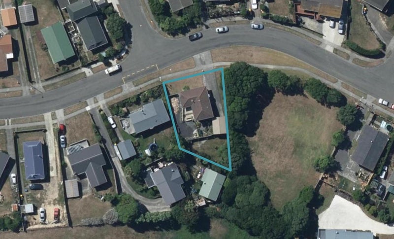 115 Pikarere Street, Titahi Bay, Porirua - Carousel 1