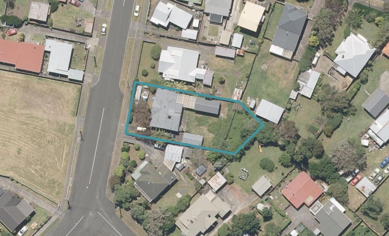 7 Cambridge Street, Gonville, Whanganui - Carousel 1