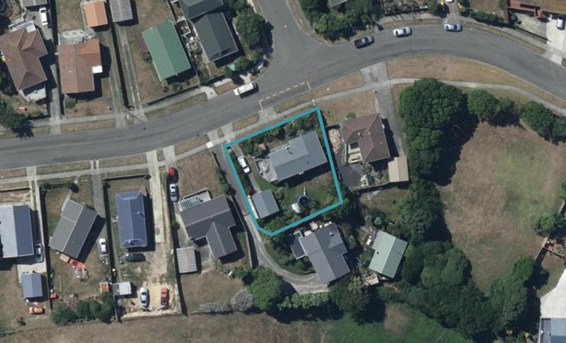 117 Pikarere Street, Titahi Bay, Porirua - Carousel 1