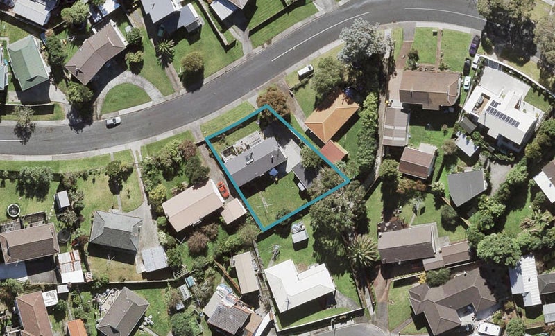 7 St Catherine Crescent, West Harbour, Auckland - Carousel 1