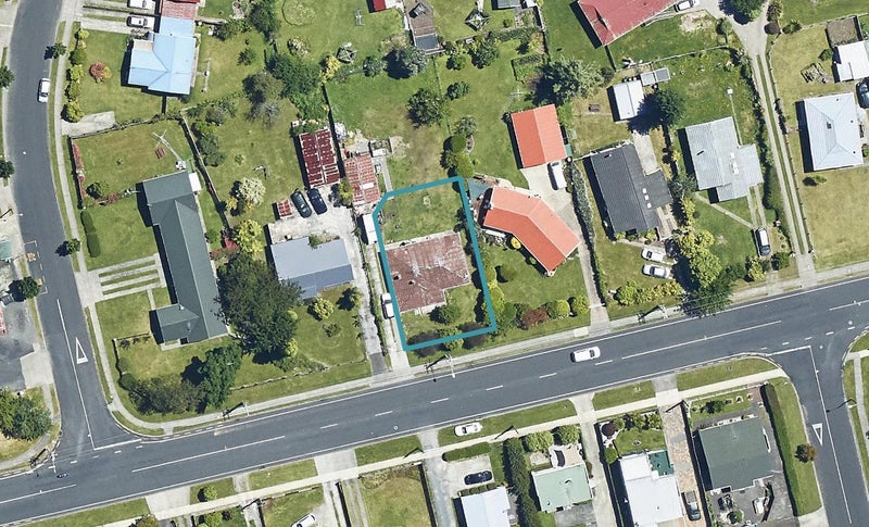 18 Kawaha Point Road, Fairy Springs, Rotorua - Carousel 1