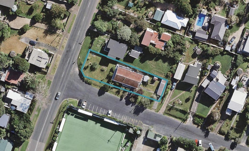 1 Marama Avenue, Surfdale, Waiheke Island - Carousel 1