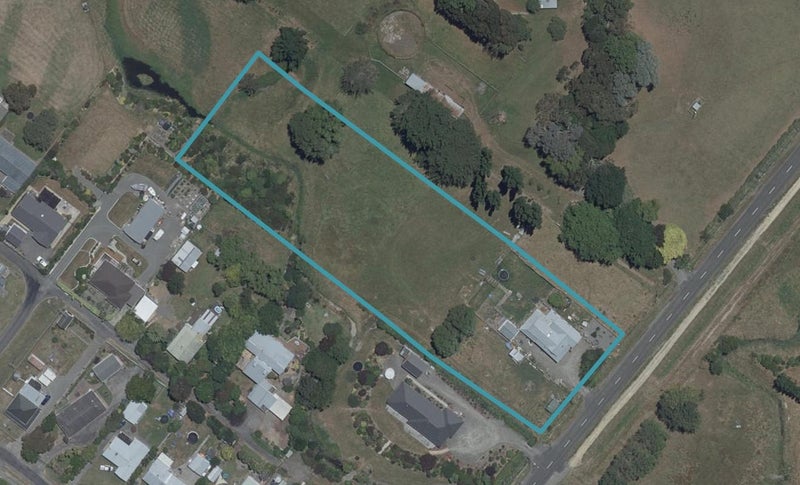 27 Cemetery Road, Sanson, Palmerston North - Carousel 1